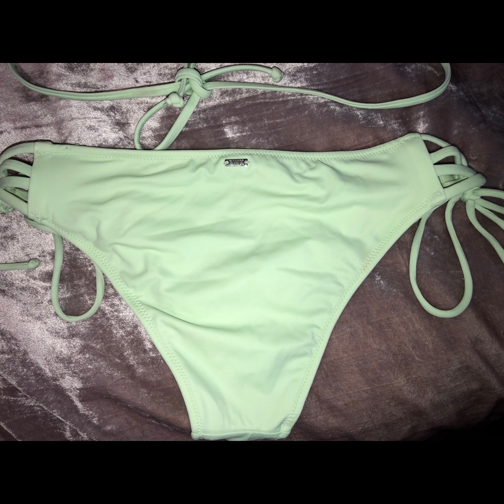 Green Bikini - image 5